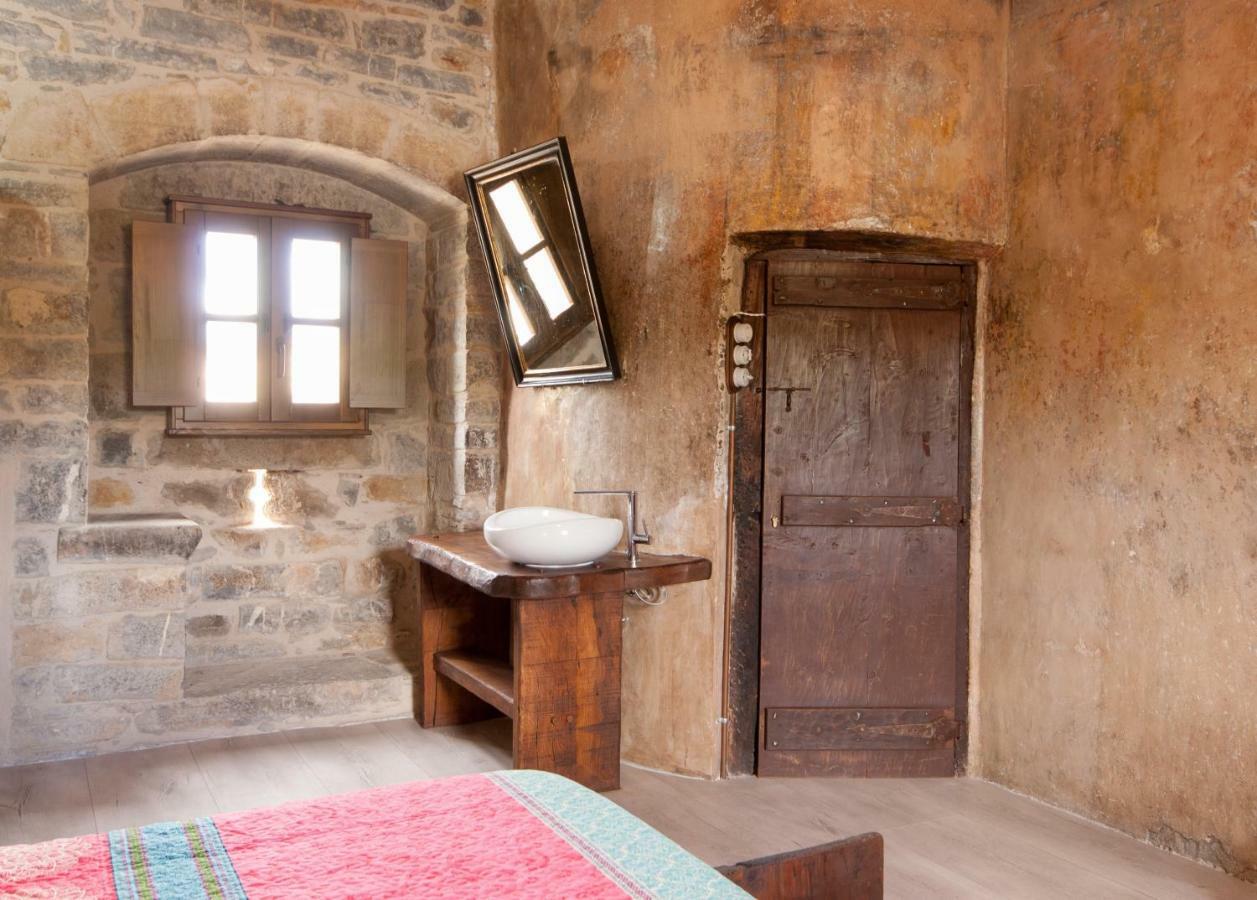 Casa Mur De Alujan Tierrantona Екстер'єр фото